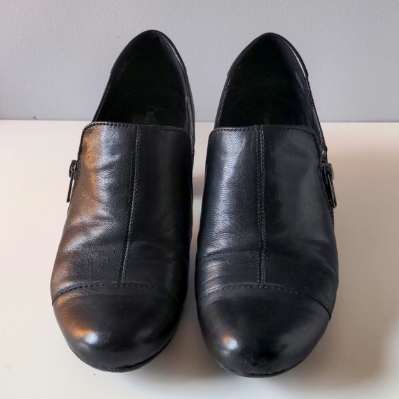 BareTraps Flaunt Black Leather Low Heel Ankle Boots Shoes - Picture 2 of 7